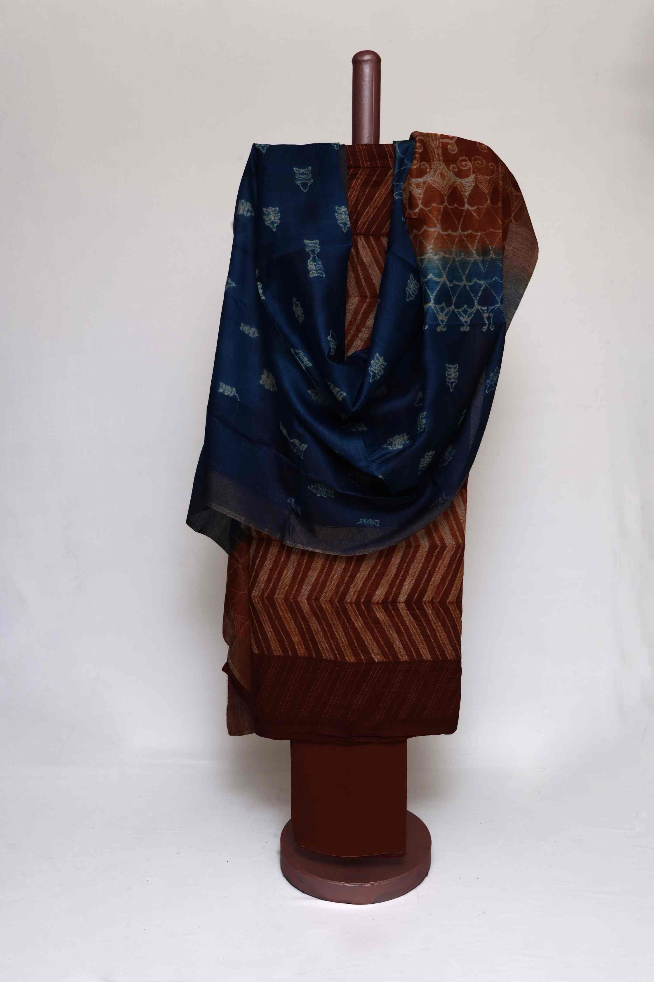 BROWN TIE N DYE TUSSAR SILK  UNSTITCHED SUIT SET WITH  CONTRAST PRINTED DUPATT