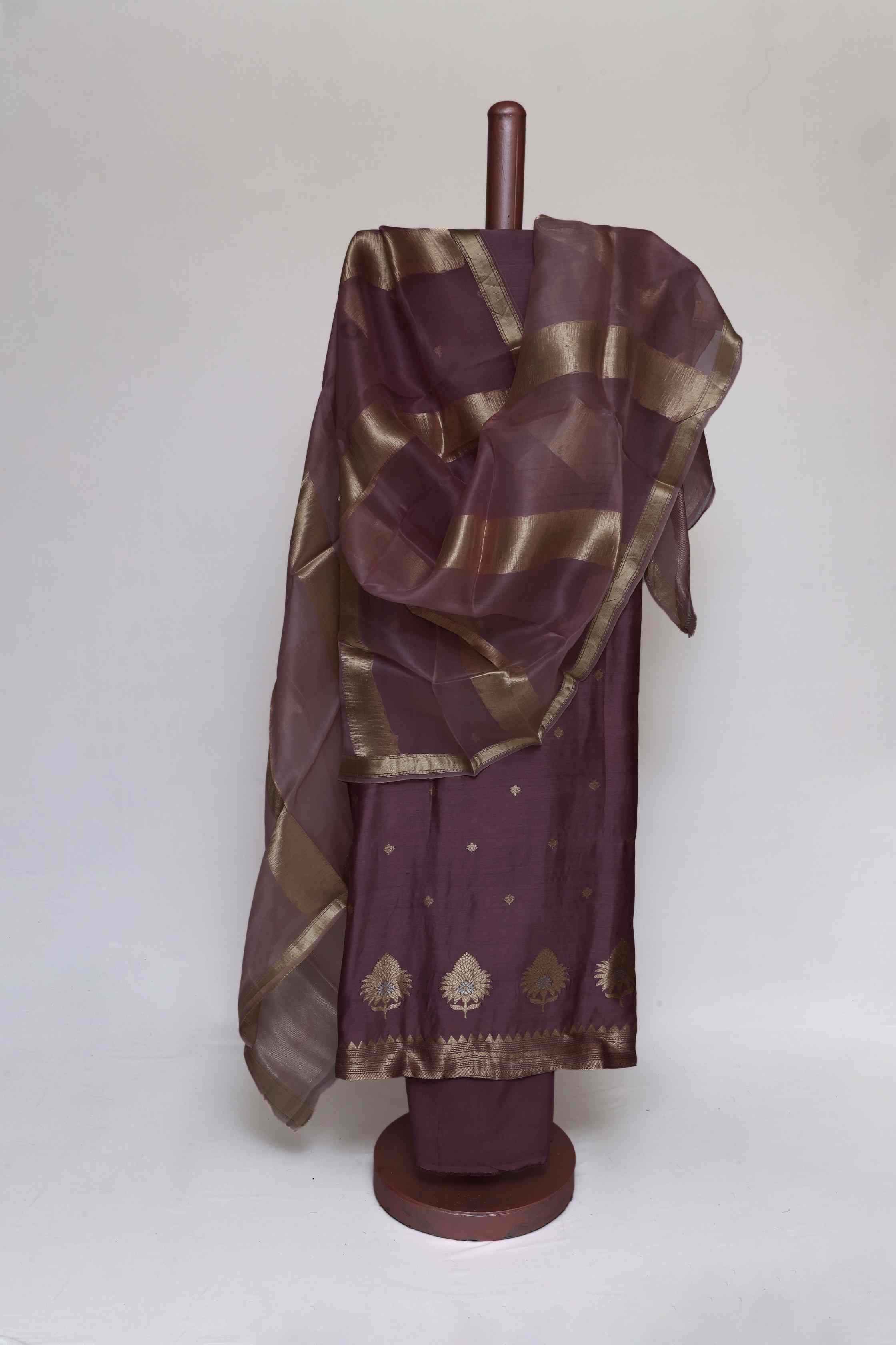 MAGENTA SILK  ZARI UNSTITCHED SUIT SET