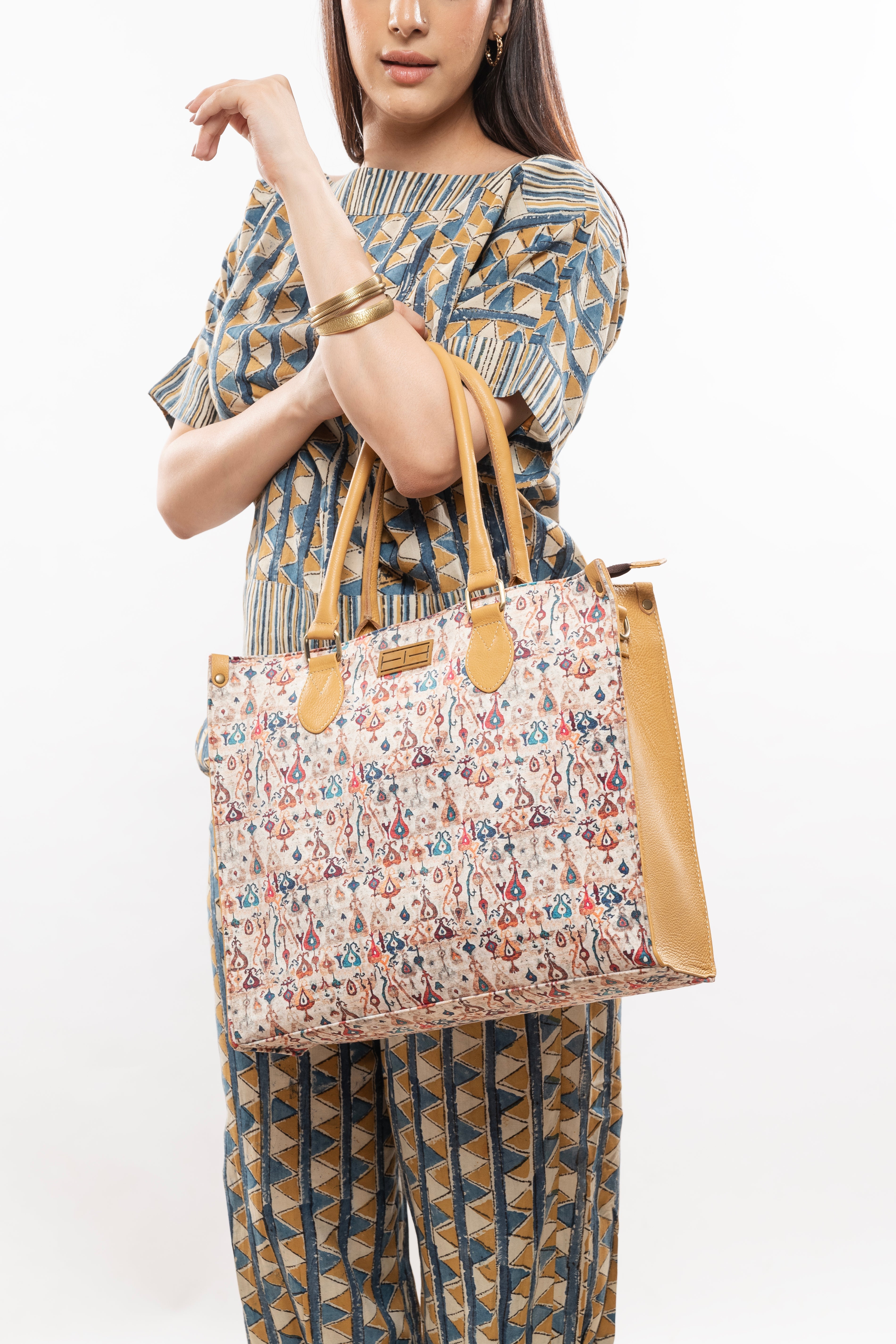 ABSTRACT SYMPHONY TOTE BAG