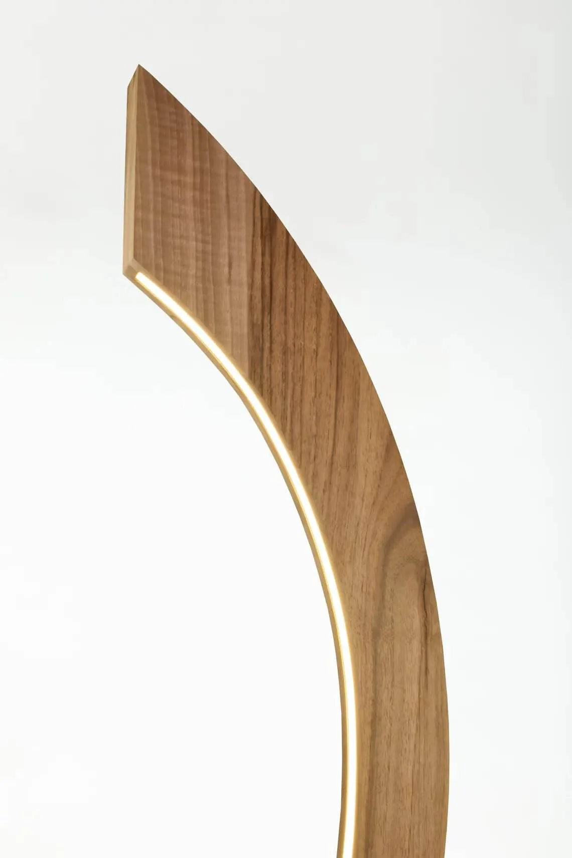 Arcora Wooden Floor Lamp - Ready to Use - Lamper