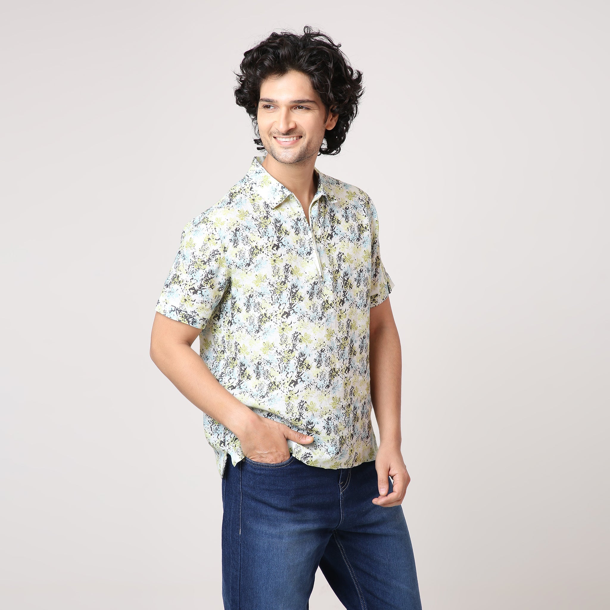 ABSTRACT PRINT WOVEN POLO