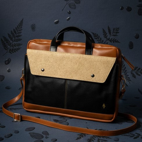 Willow Vegan Leather Laptop Sleeve – Black