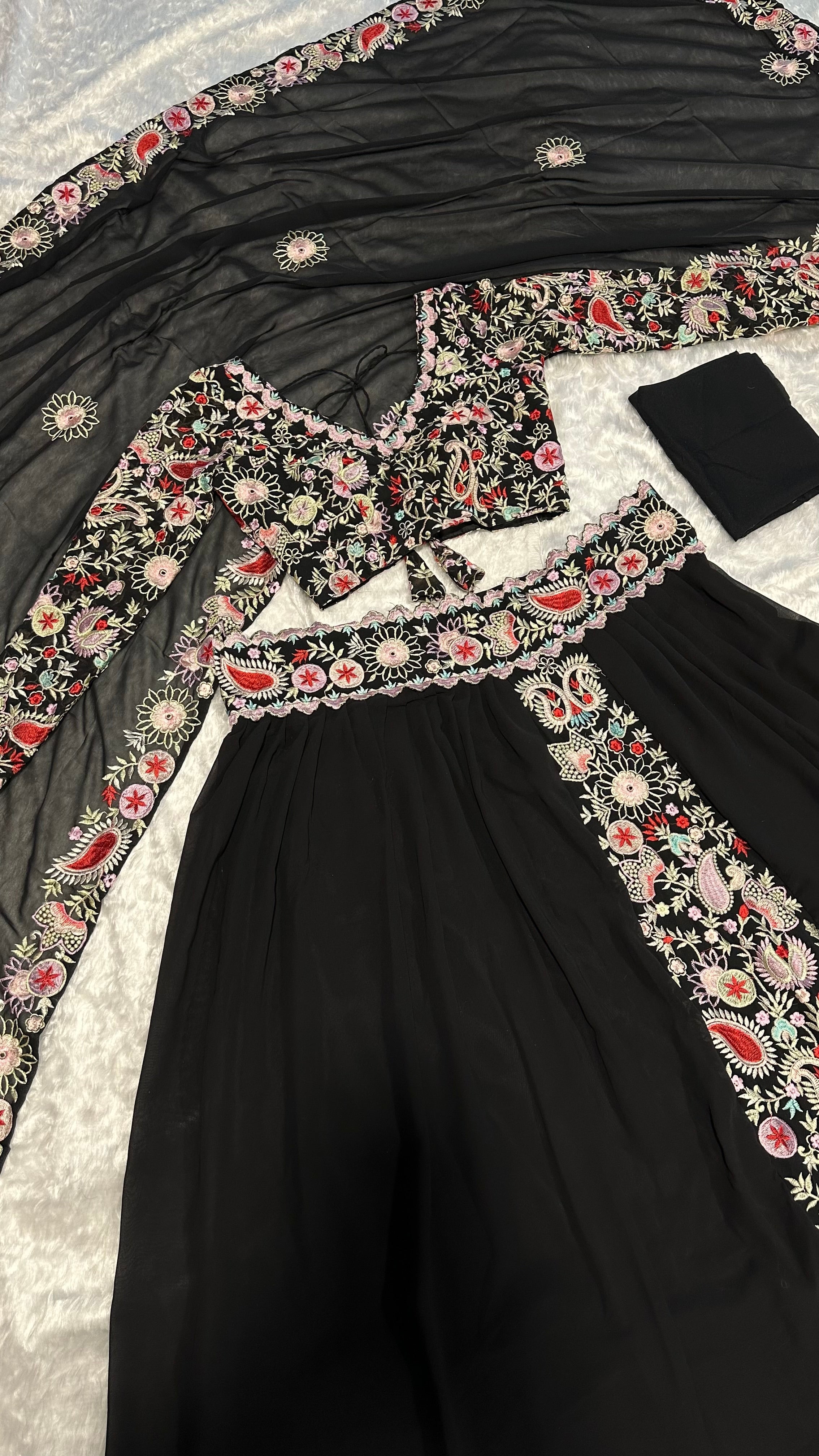 Designer Lehenga Choli With Thread Embroidery Work