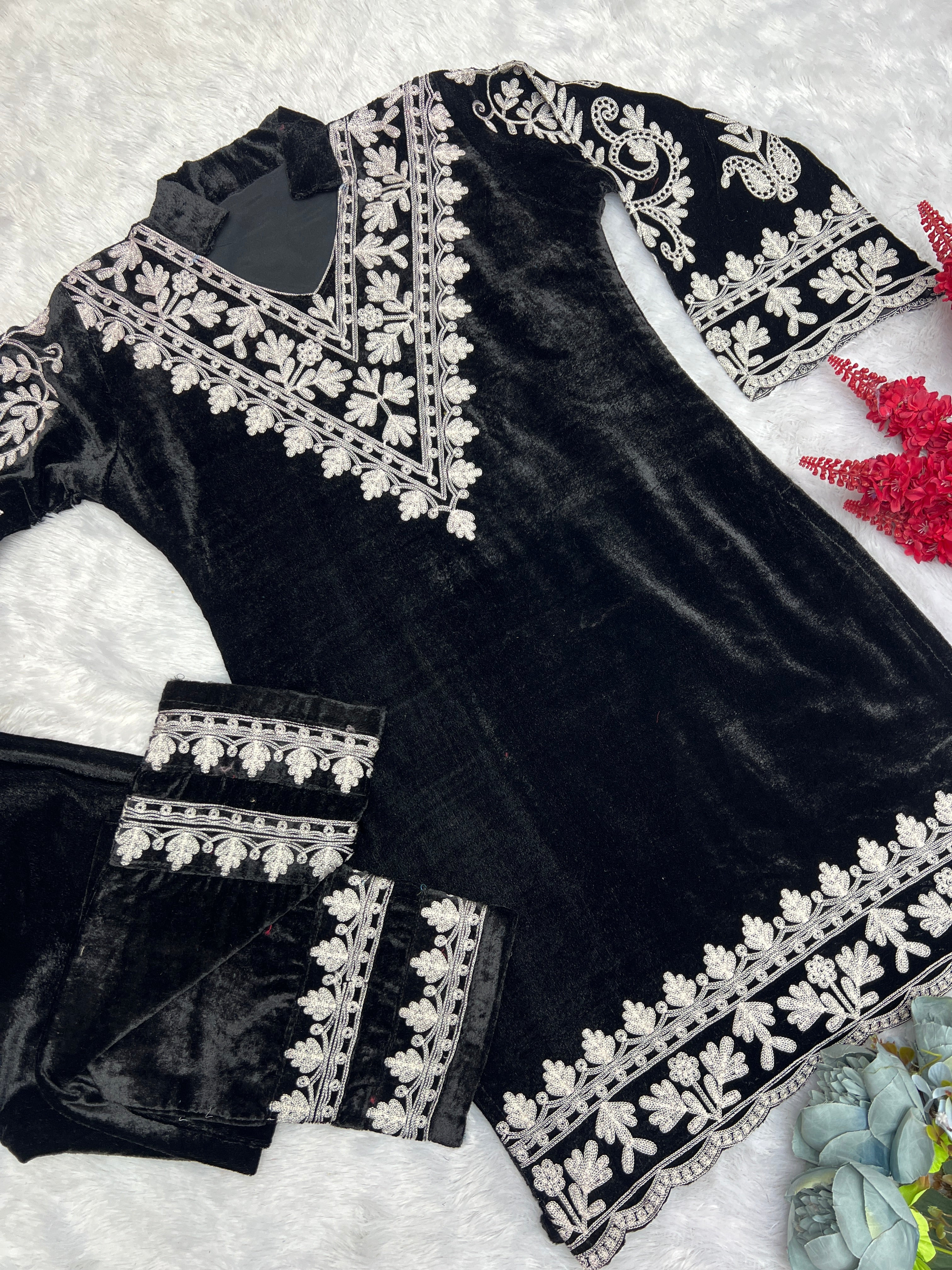 Designer Party Wear Cord Set With Embroidery Thread Work