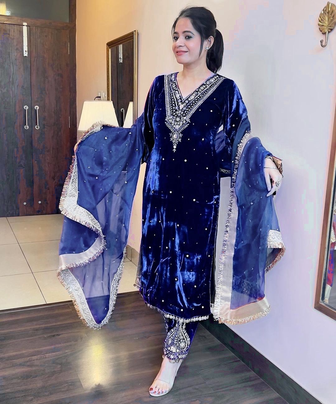 Beautiful Trending Suit Pent With Dupatta