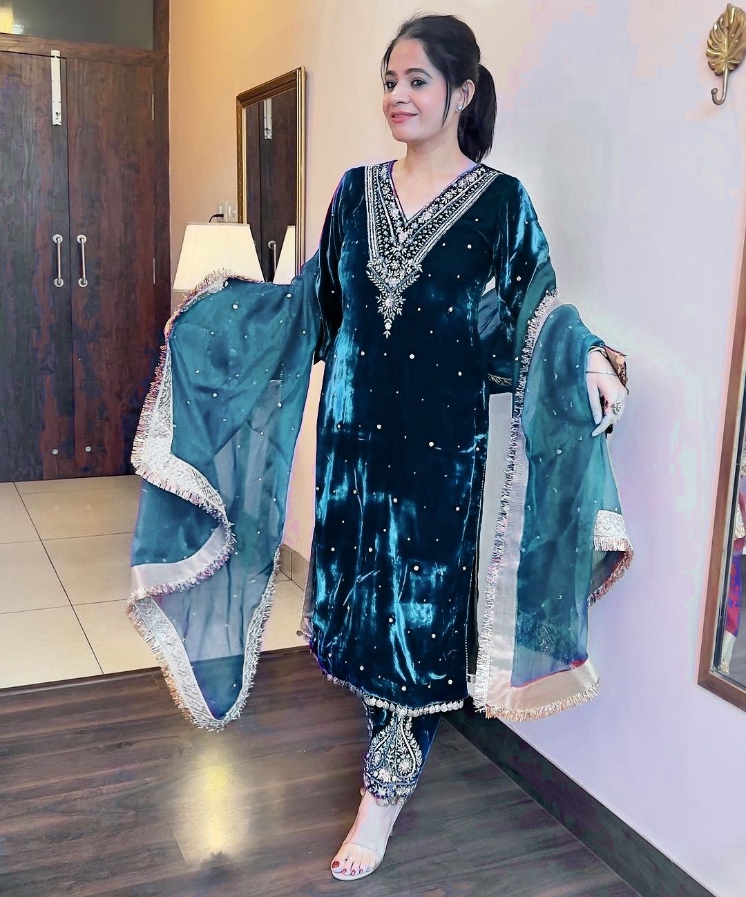 Beautiful Trending Suit Pent With Dupatta