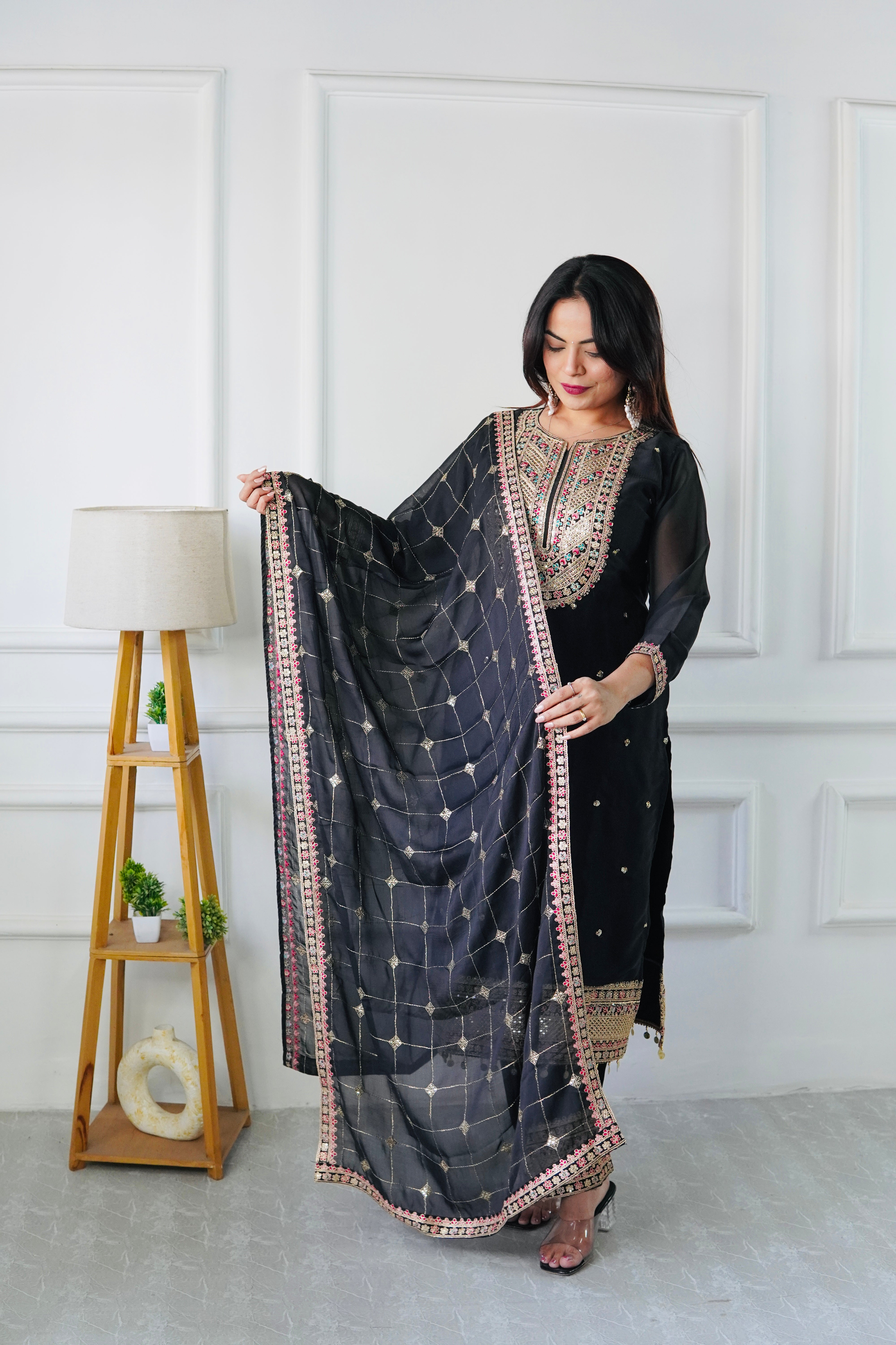Beautiful Party Wear Suit Pent And Fancy Dupatta