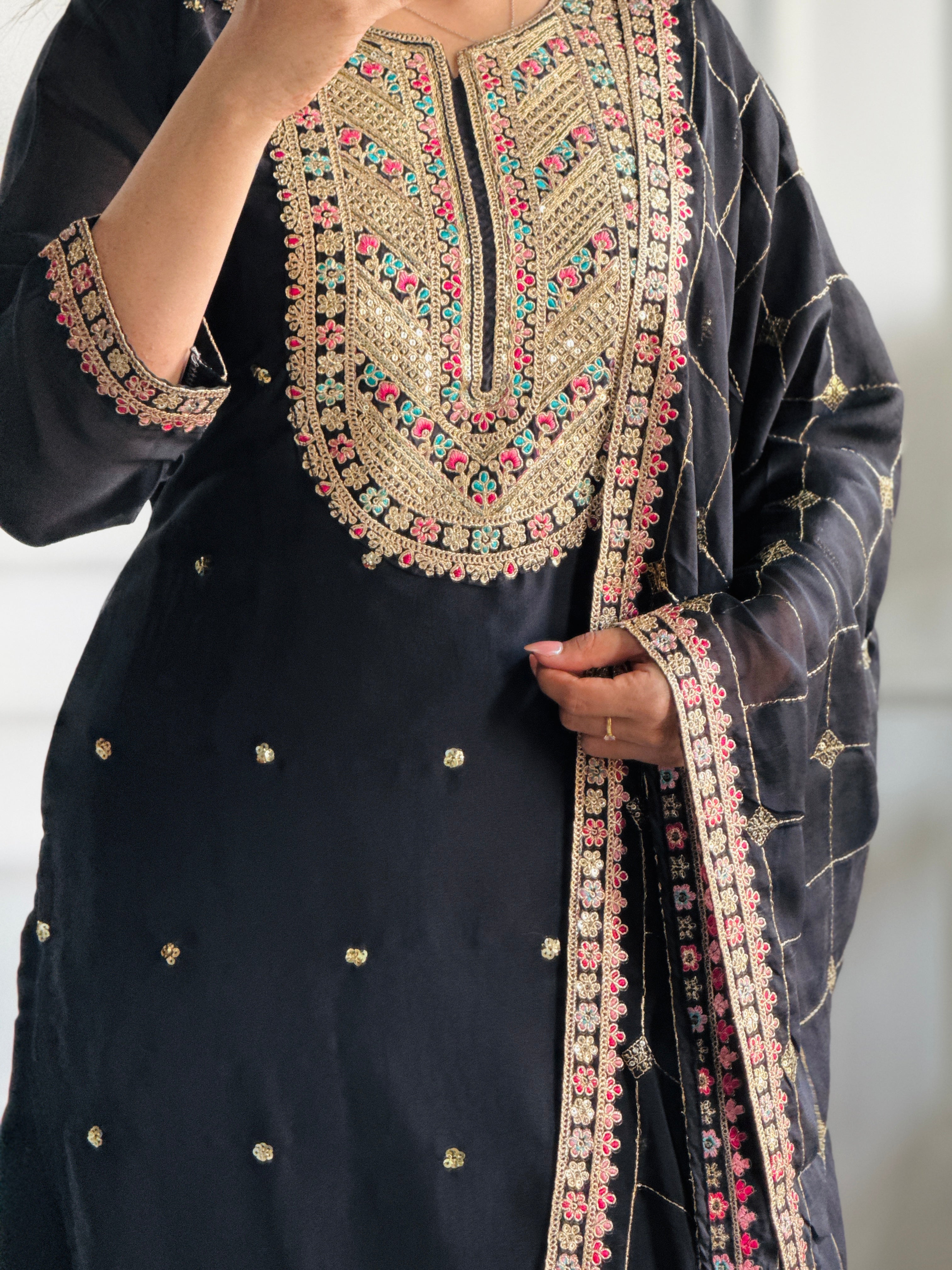 Beautiful Party Wear Suit Pent And Fancy Dupatta