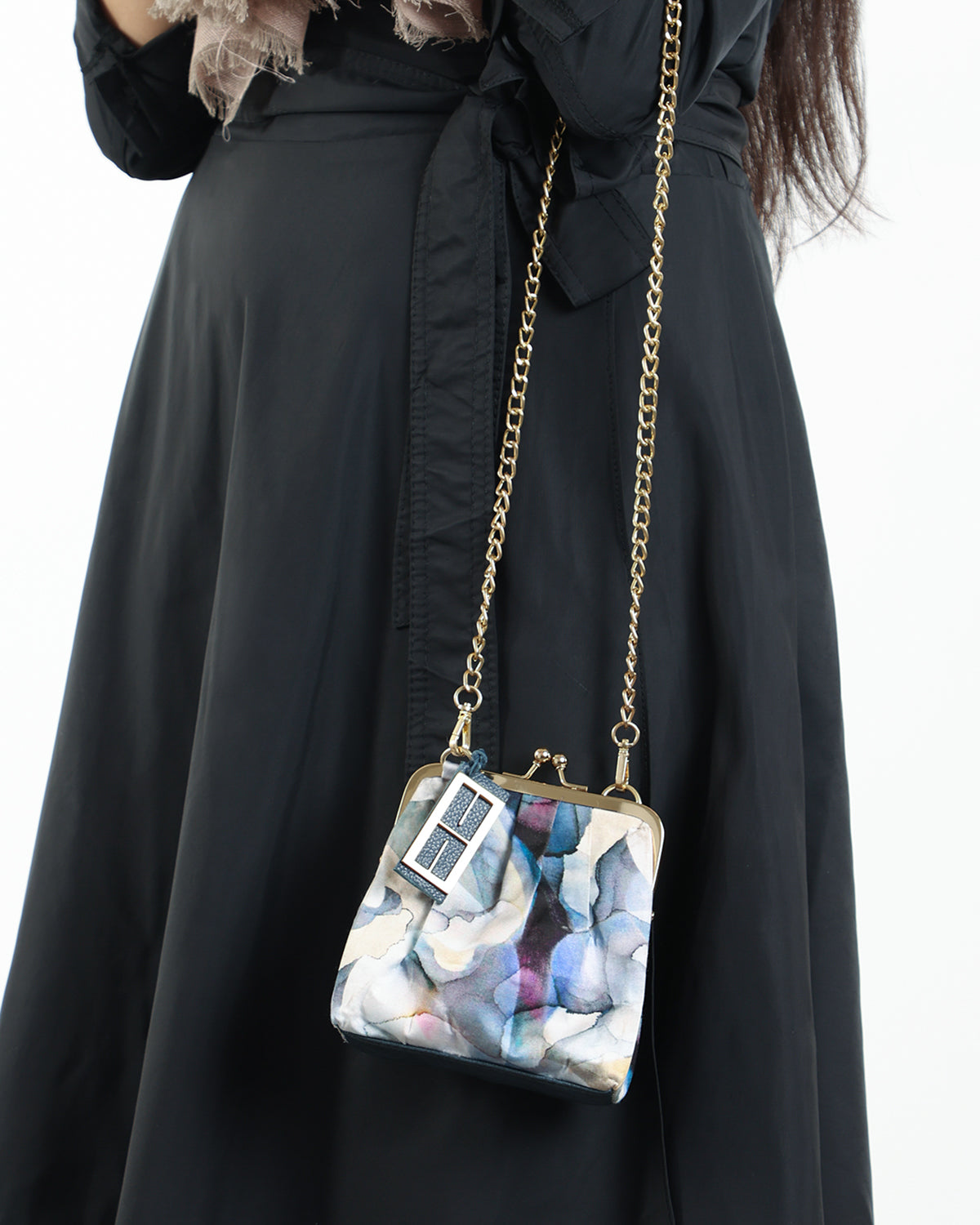 PROS POETRY SLING BAG