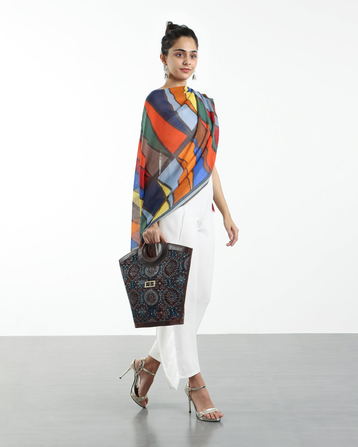 BASKET BLUES TOTE BAG