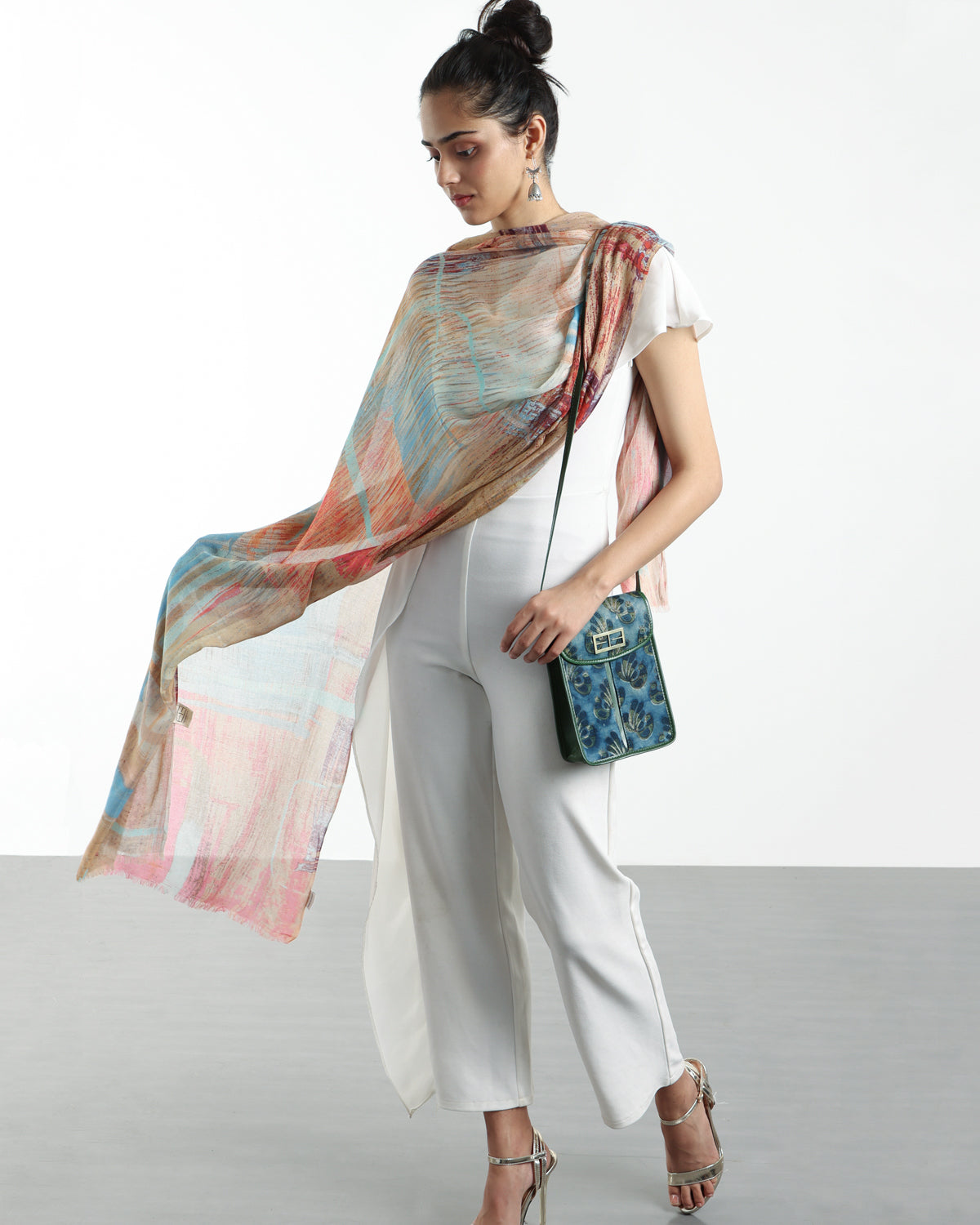 ARIA SLING BAG