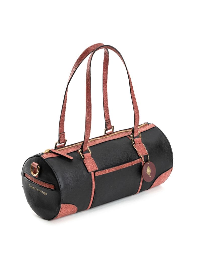 Salacia - Black & Madder Red
